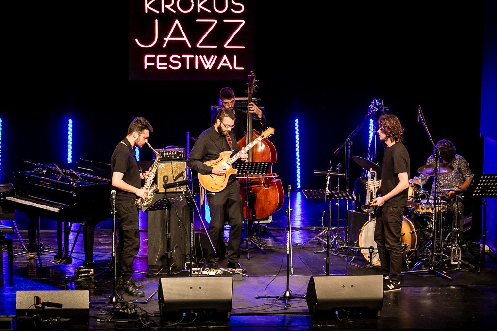 modzi-jazzmani-walcza-o-krokusa-83923