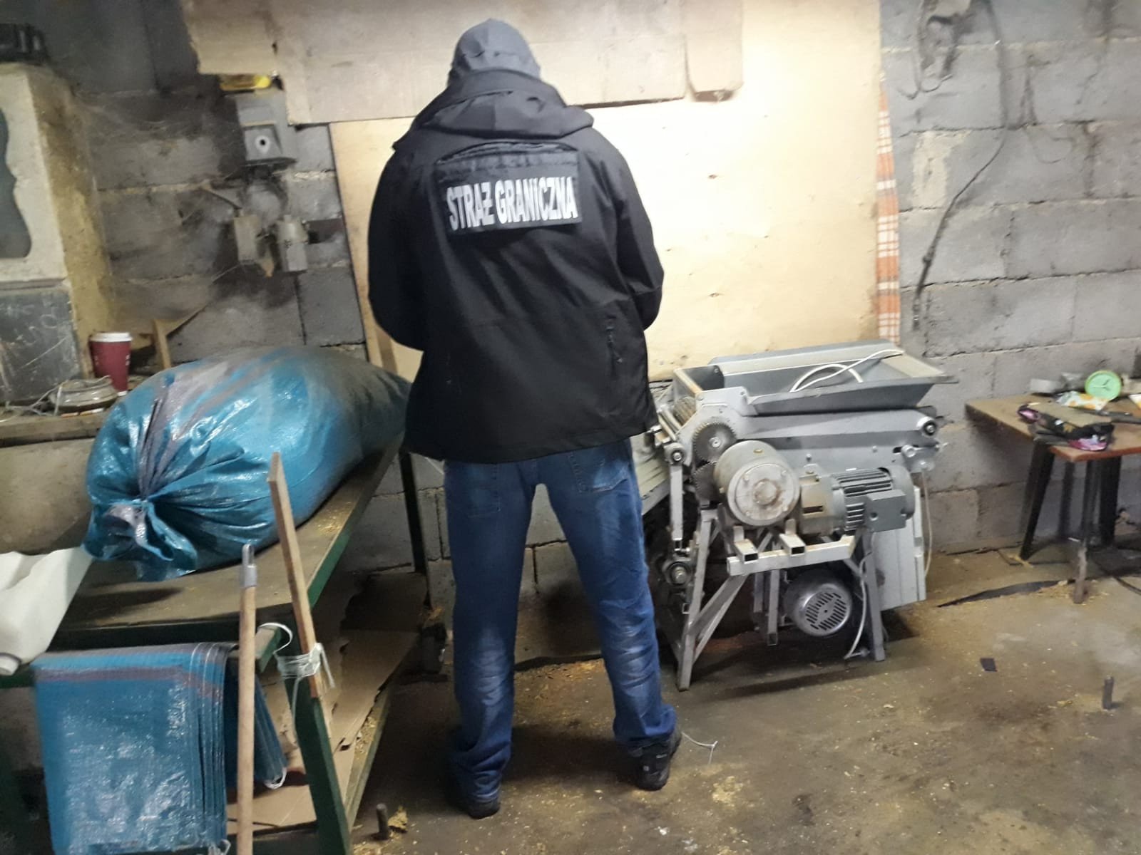 wpadka-z-tytoniem-bez-znakow-akcyzy-84086