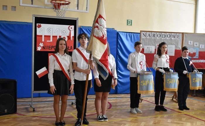 hymn-dla-niepodlegej-84250