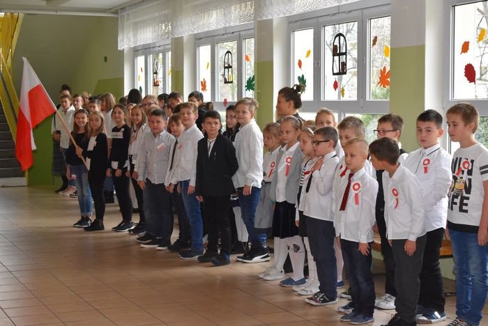 hymn-dla-niepodlegej-84250