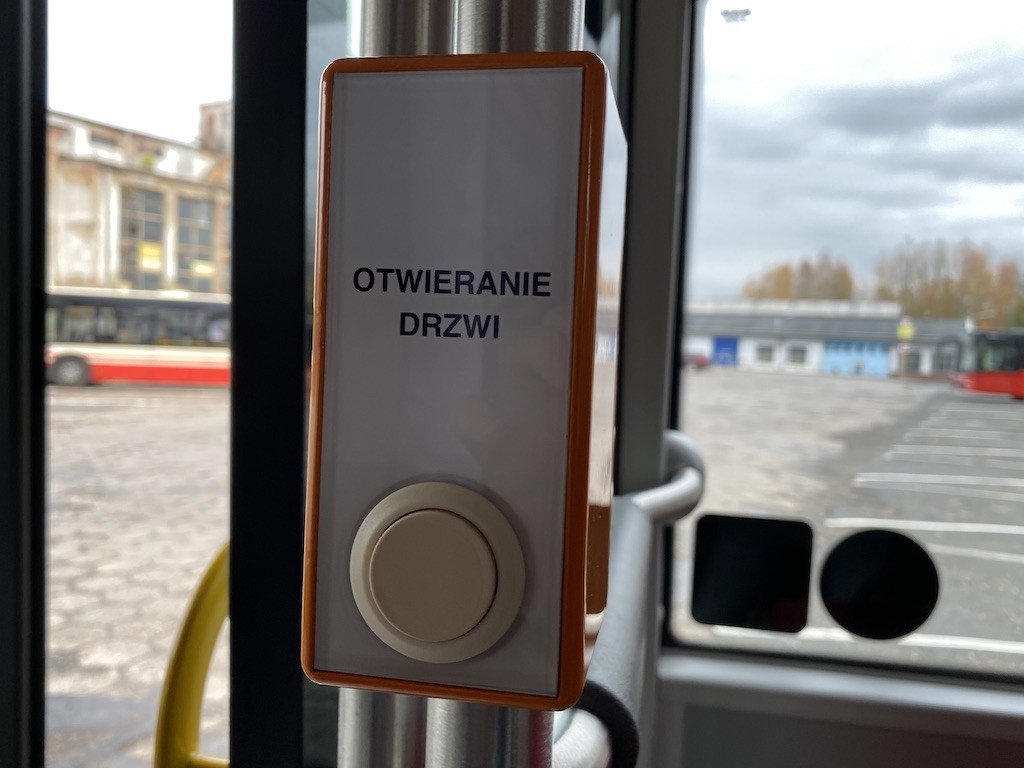 gorace-przyciski-w-autobusach-mzk-84337