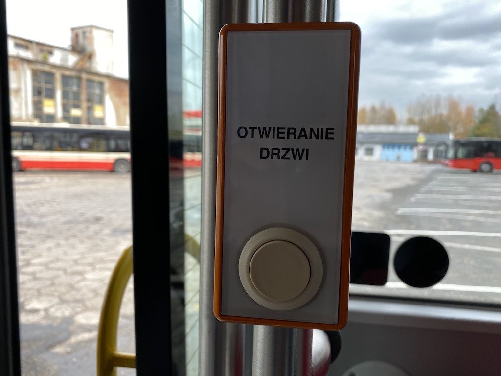 gorace-przyciski-w-autobusach-mzk-84337