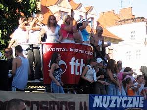 roztanczona-platforma-na-placu-ratuszowym-8436