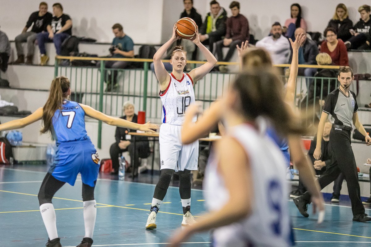 stal-bez-szans-w-starciu-z-wichosiem-84490