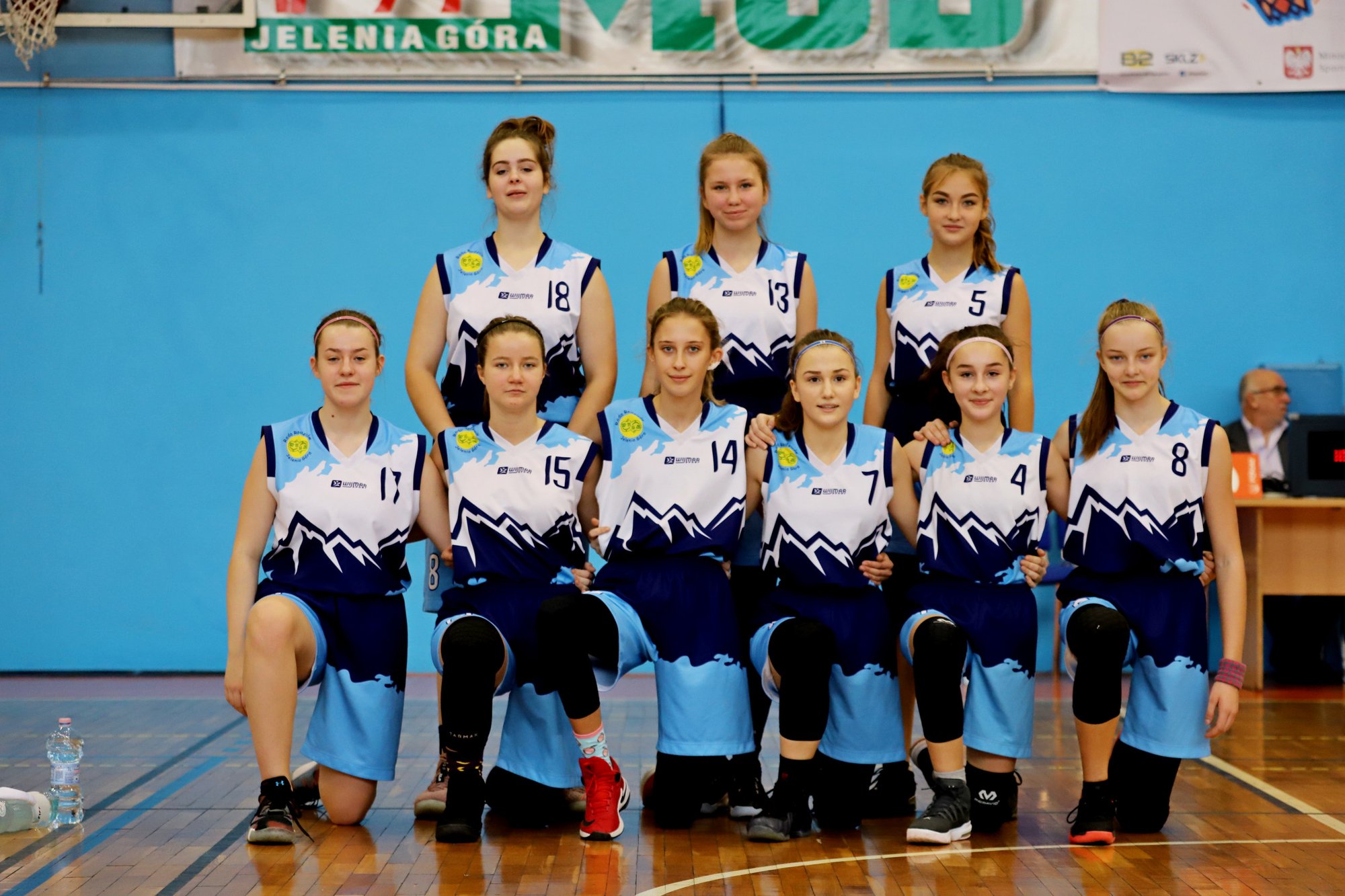 jeden-mecz-dwa-awanse-84512
