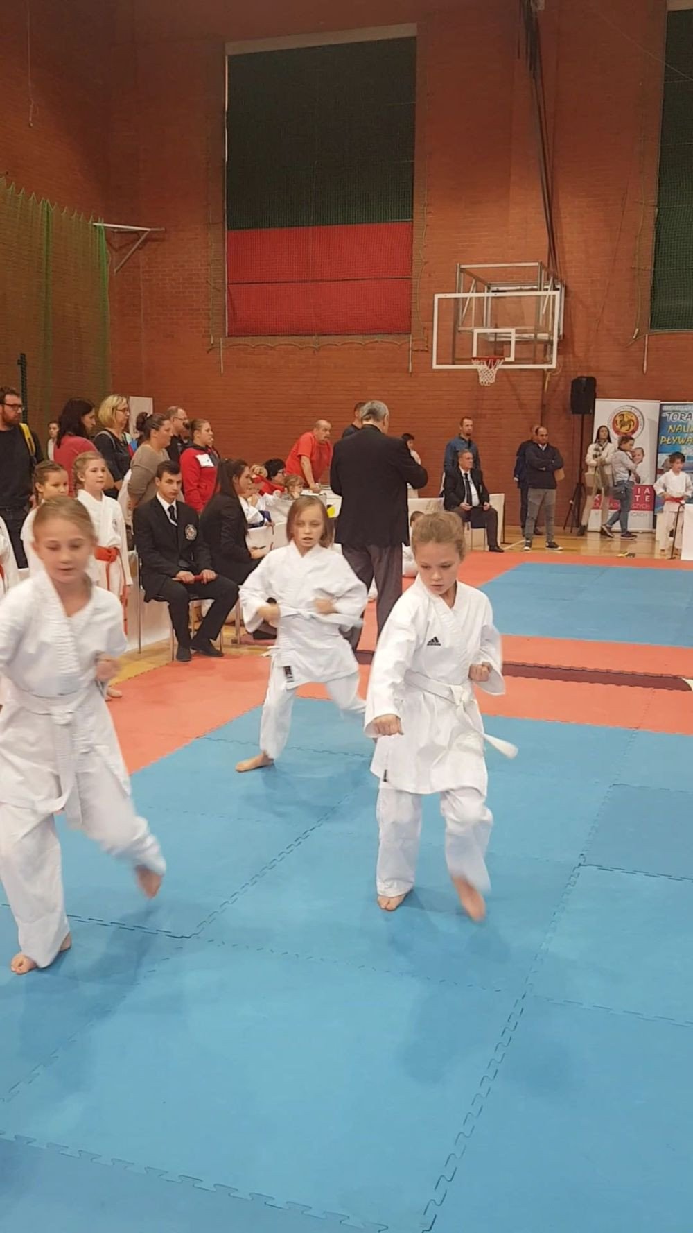 udany-wystep-kowarskich-karatekow-foto-84534