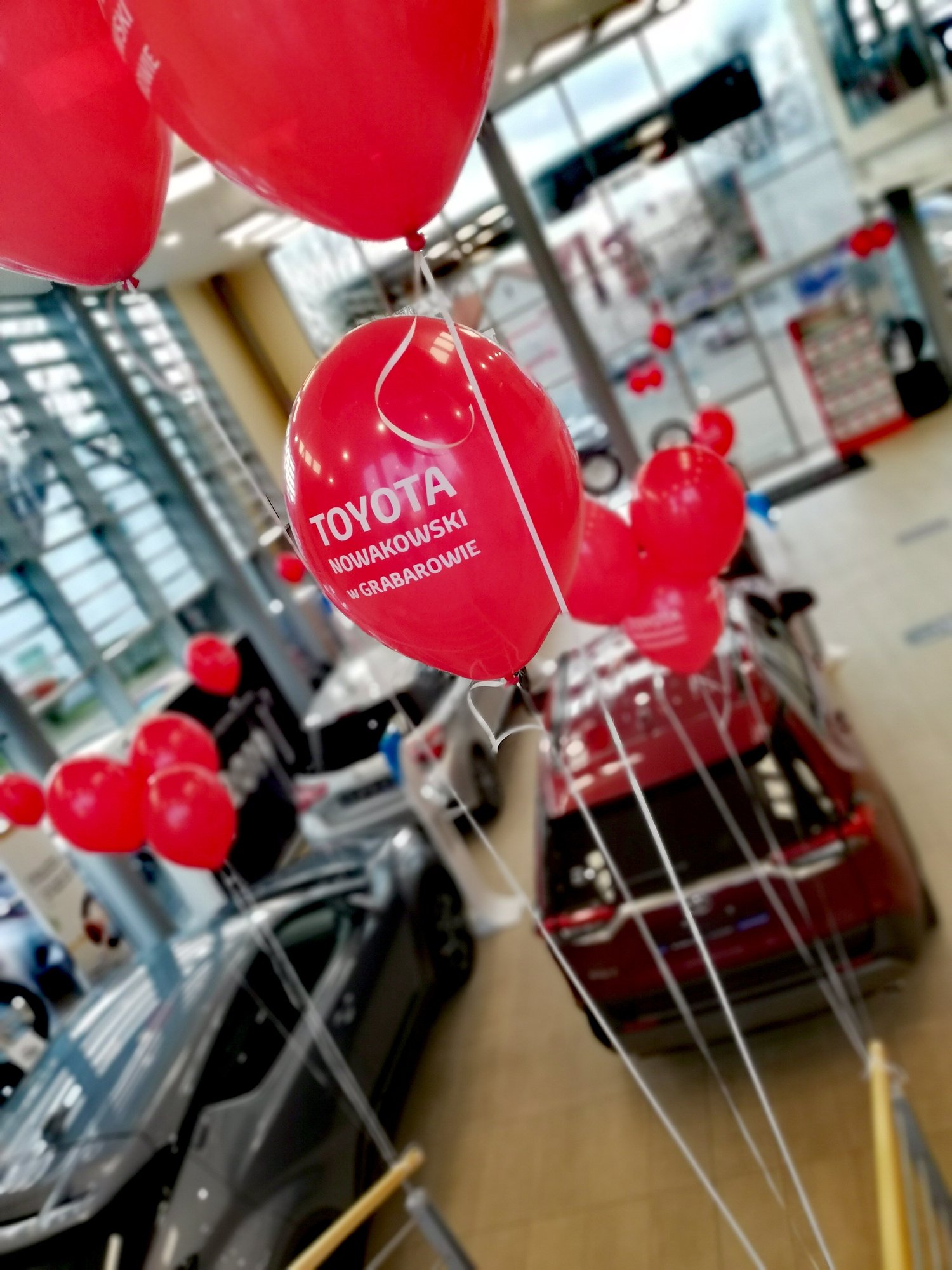 toyota-nowakowski-przejmuje-grabarow-nowy-salon-juz-otwarty-84769