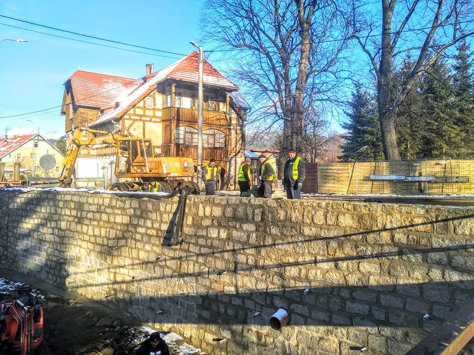 mur-oporowy-zosta-naprawiony-84779