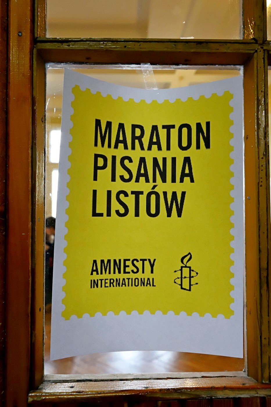 uczniowie-pisza-listy-84786