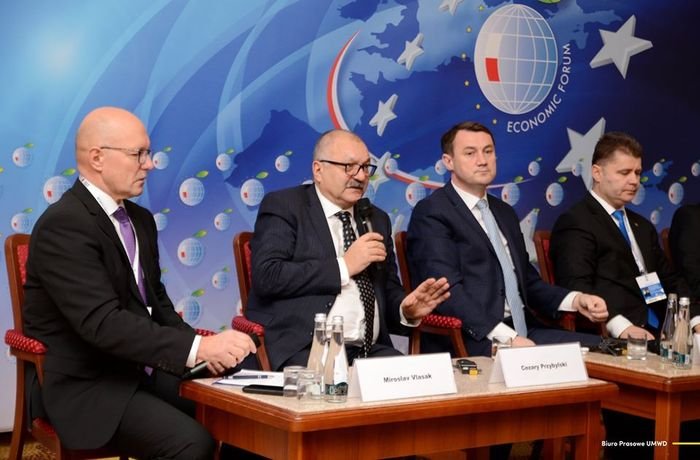 przemysowe-davos-w-miescie-pod-sniezka-84826