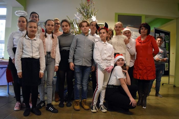 kiermasz-ze-szczytnym-celem-w-sp-nr-8-84827