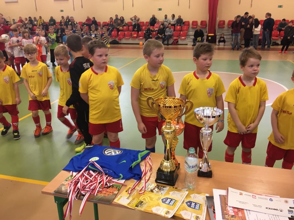 staneli-na-najnizszym-stopniu-podium-84875