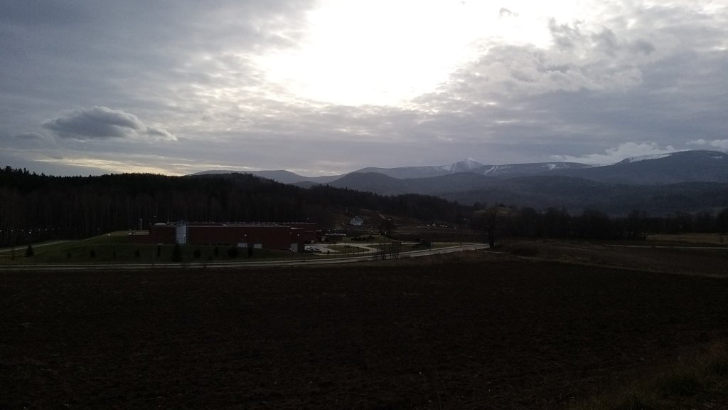 gownym-cieplickim-szlakiem-spacerowym-84905