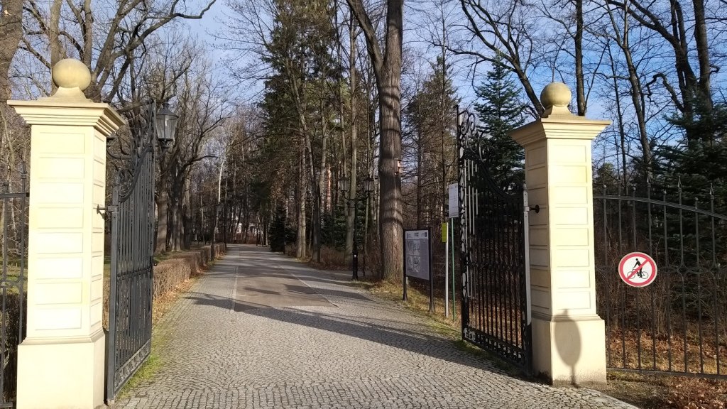 gownym-cieplickim-szlakiem-spacerowym-84905
