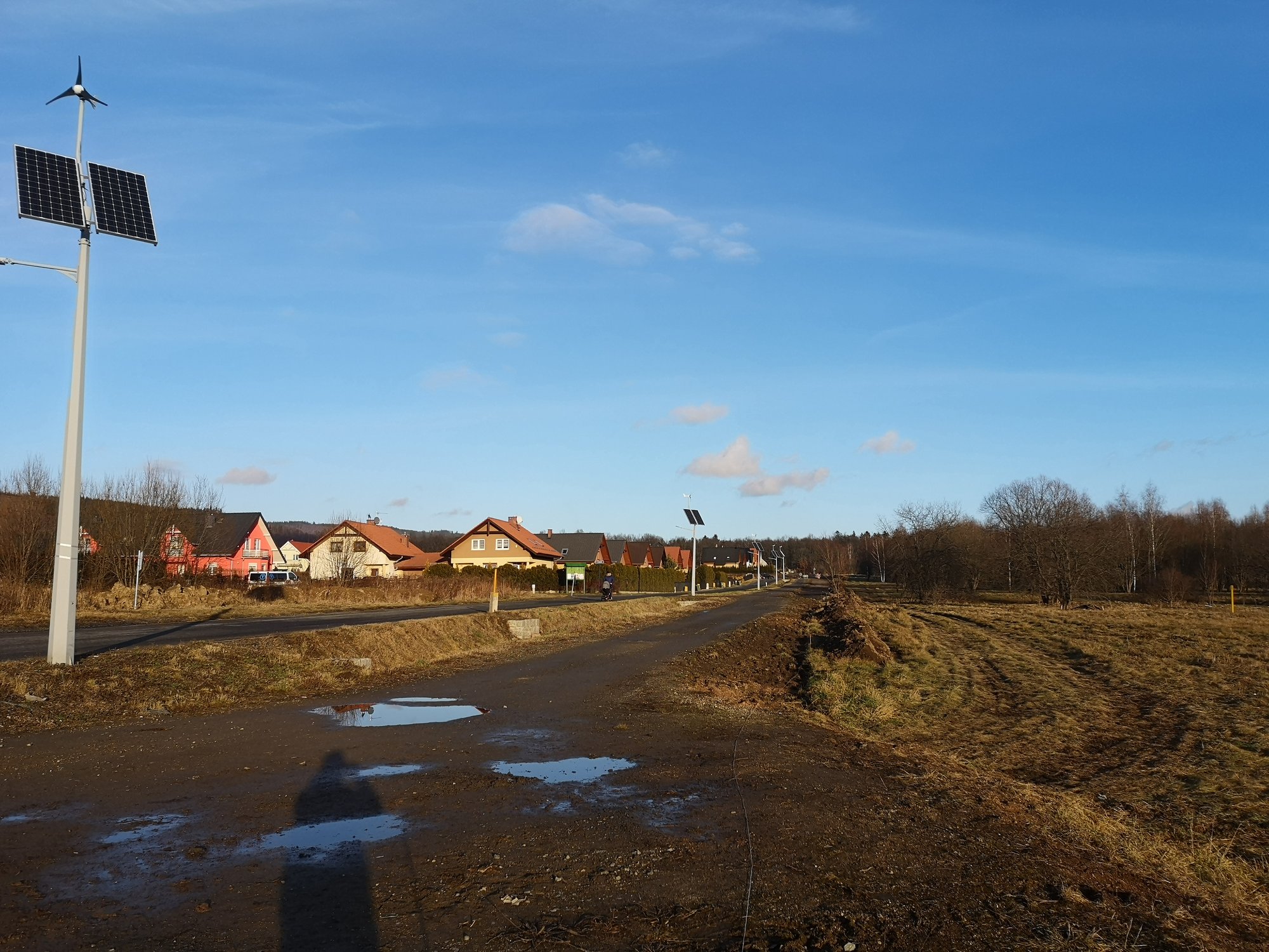 robia-droge-wzduz-granicy-miasta-84994