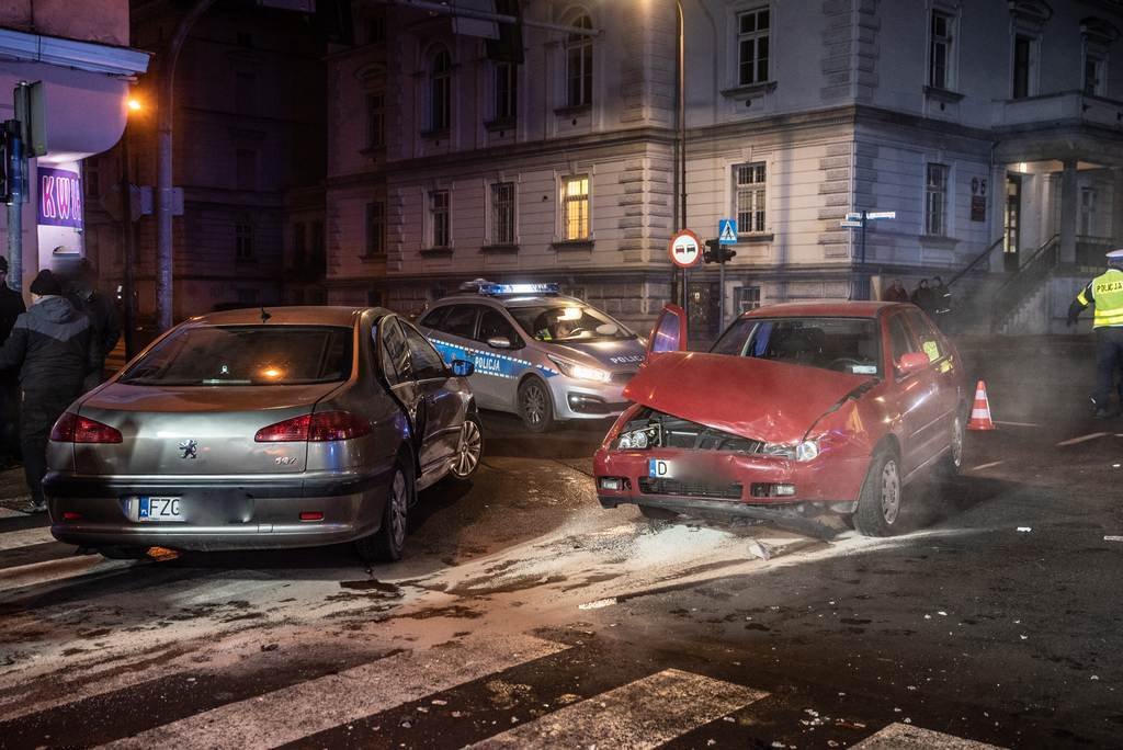 Zderzenie na skrzyżowaniu Sudeckiej i Alei Wojska Polskiego