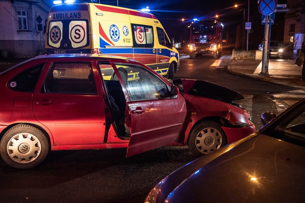 Zderzenie na skrzyżowaniu Sudeckiej i Alei Wojska Polskiego