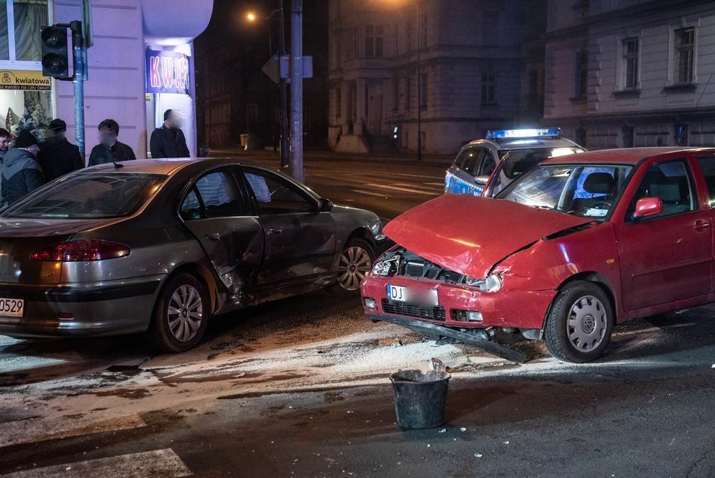 Zderzenie na skrzyżowaniu Sudeckiej i Alei Wojska Polskiego