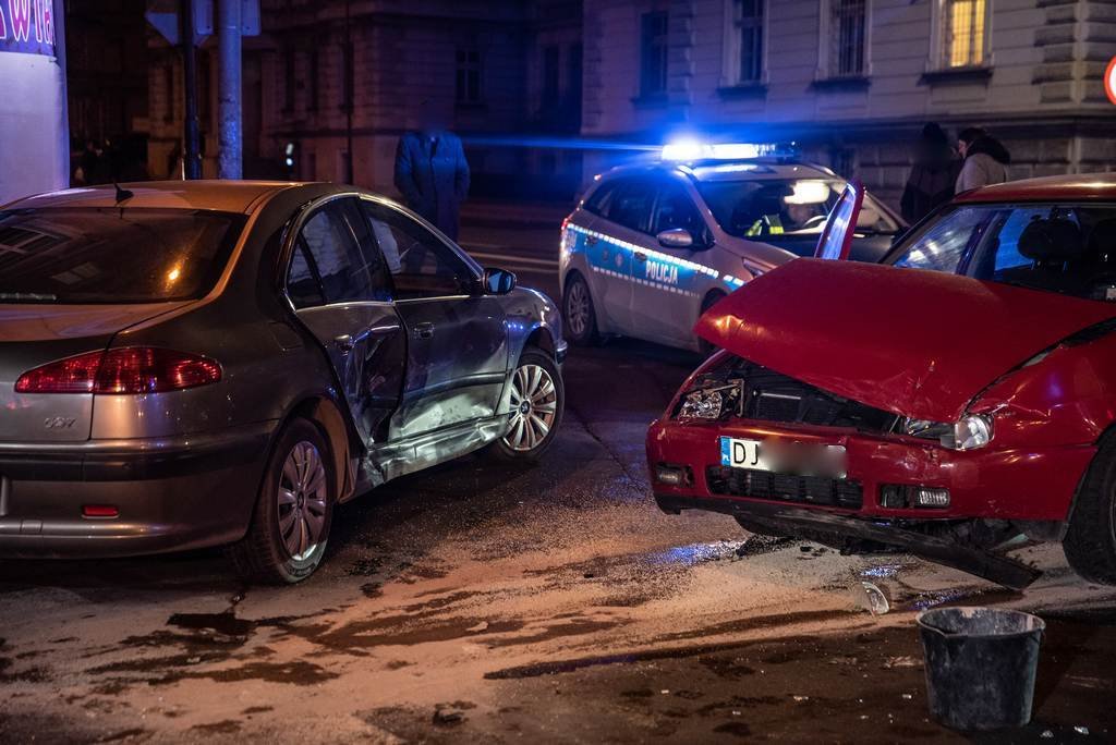 Zderzenie na skrzyżowaniu Sudeckiej i Alei Wojska Polskiego