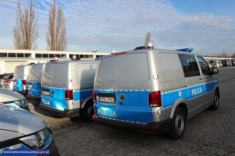 dla-dolnoslaskiej-policji-55-nowych-radiowozow-85102
