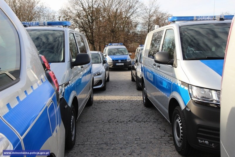 dla-dolnoslaskiej-policji-55-nowych-radiowozow-85102