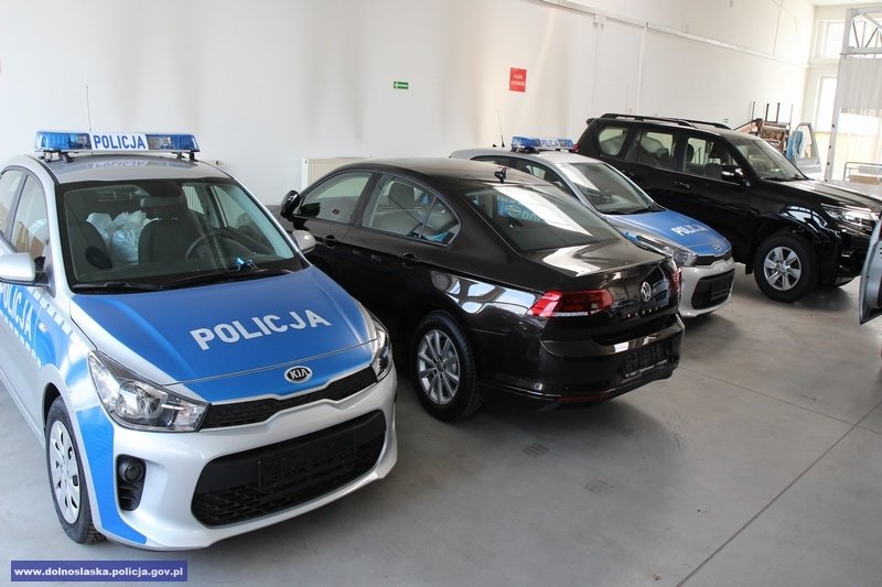 dla-dolnoslaskiej-policji-55-nowych-radiowozow-85102