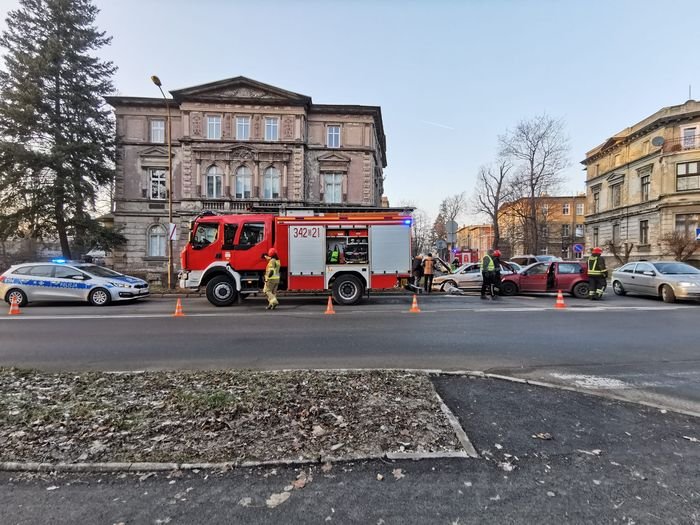 kolizja-dwoch-aut-85401