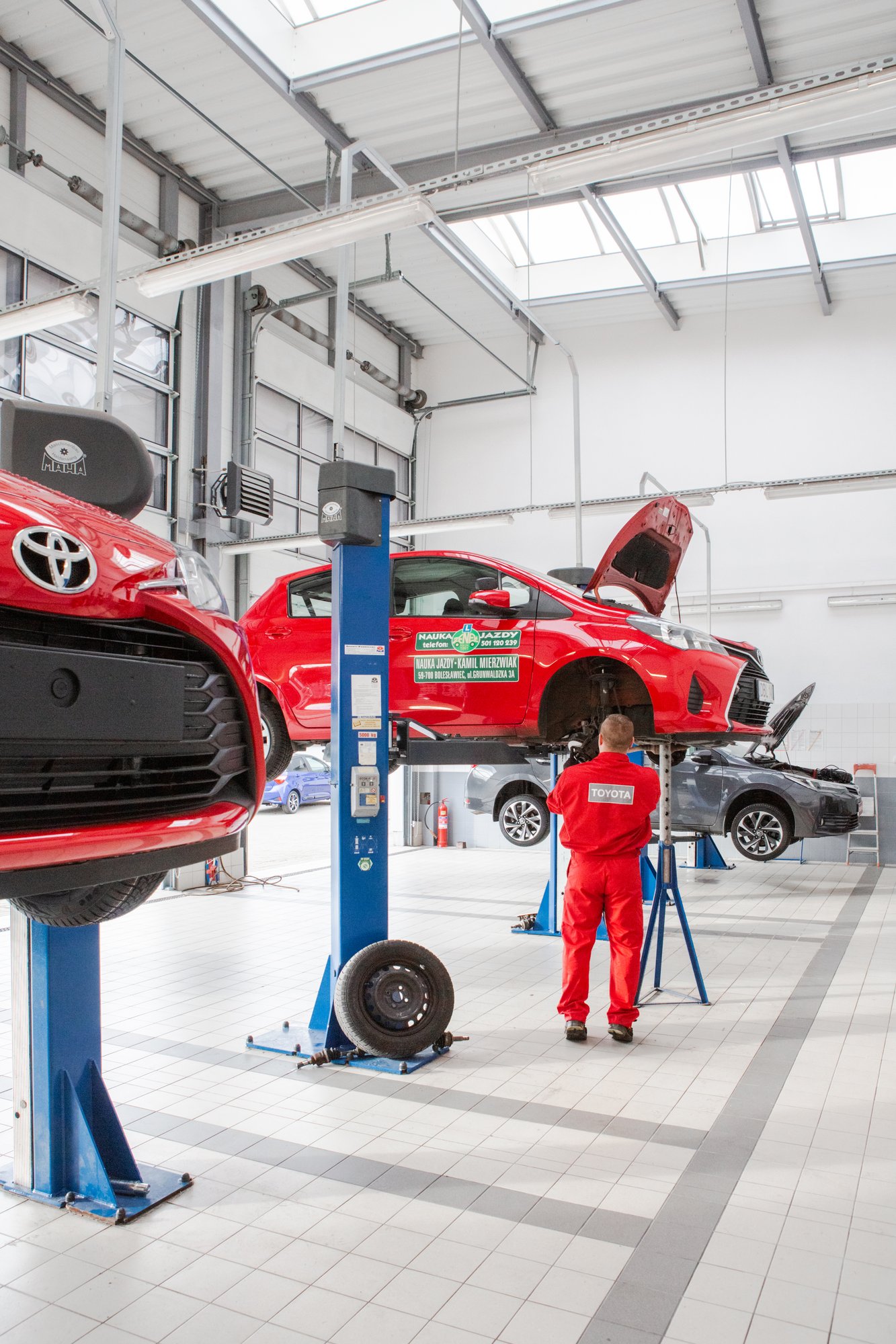 toyota-nowakowski-podwojnym-dealerem-roku-2019-85453