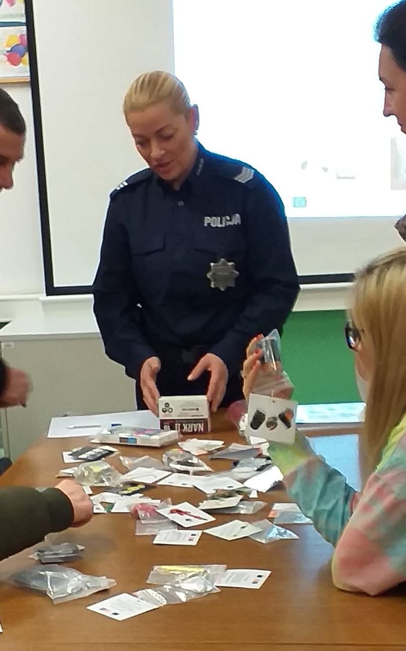 drugstop-w-jeleniogorskiej-szkole-podstawowej-nr-6-85485