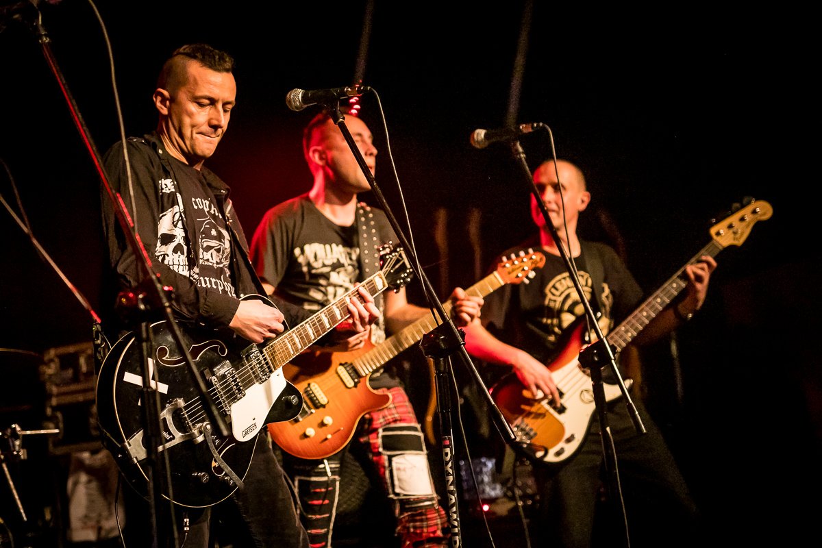 komplet-na-koncercie-punkowym-w-jck-85507