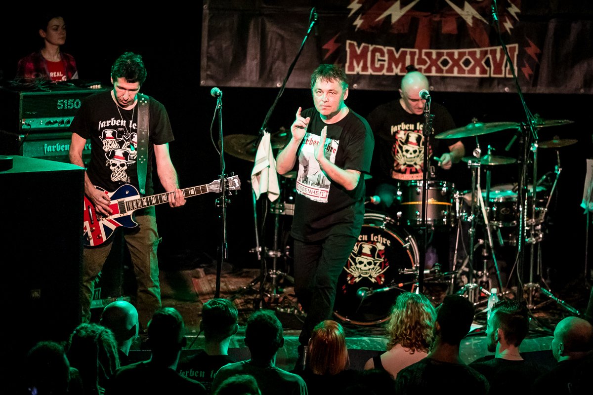 komplet-na-koncercie-punkowym-w-jck-85507