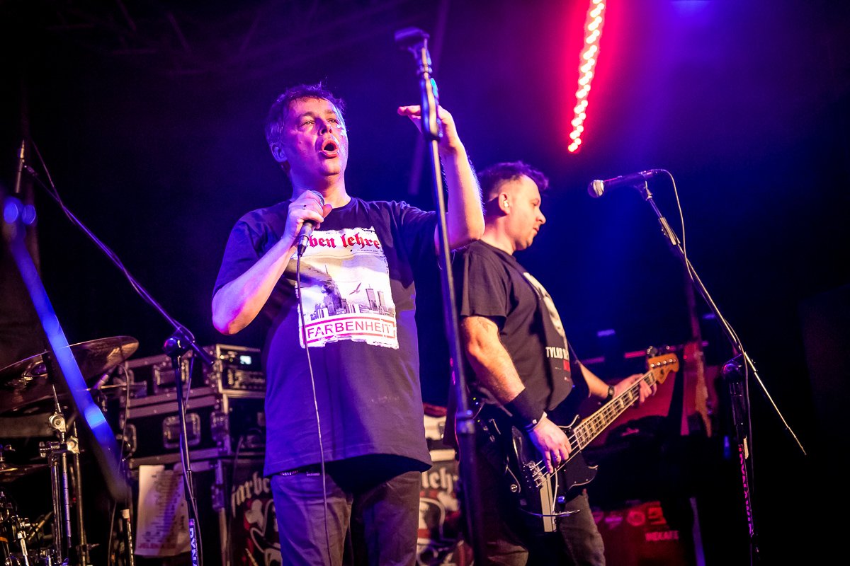 komplet-na-koncercie-punkowym-w-jck-85507