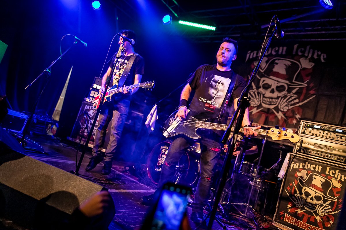 komplet-na-koncercie-punkowym-w-jck-85507