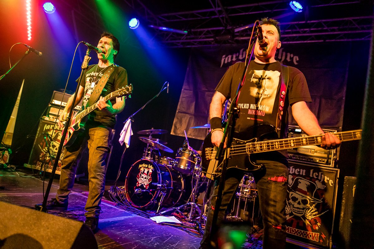 komplet-na-koncercie-punkowym-w-jck-85507