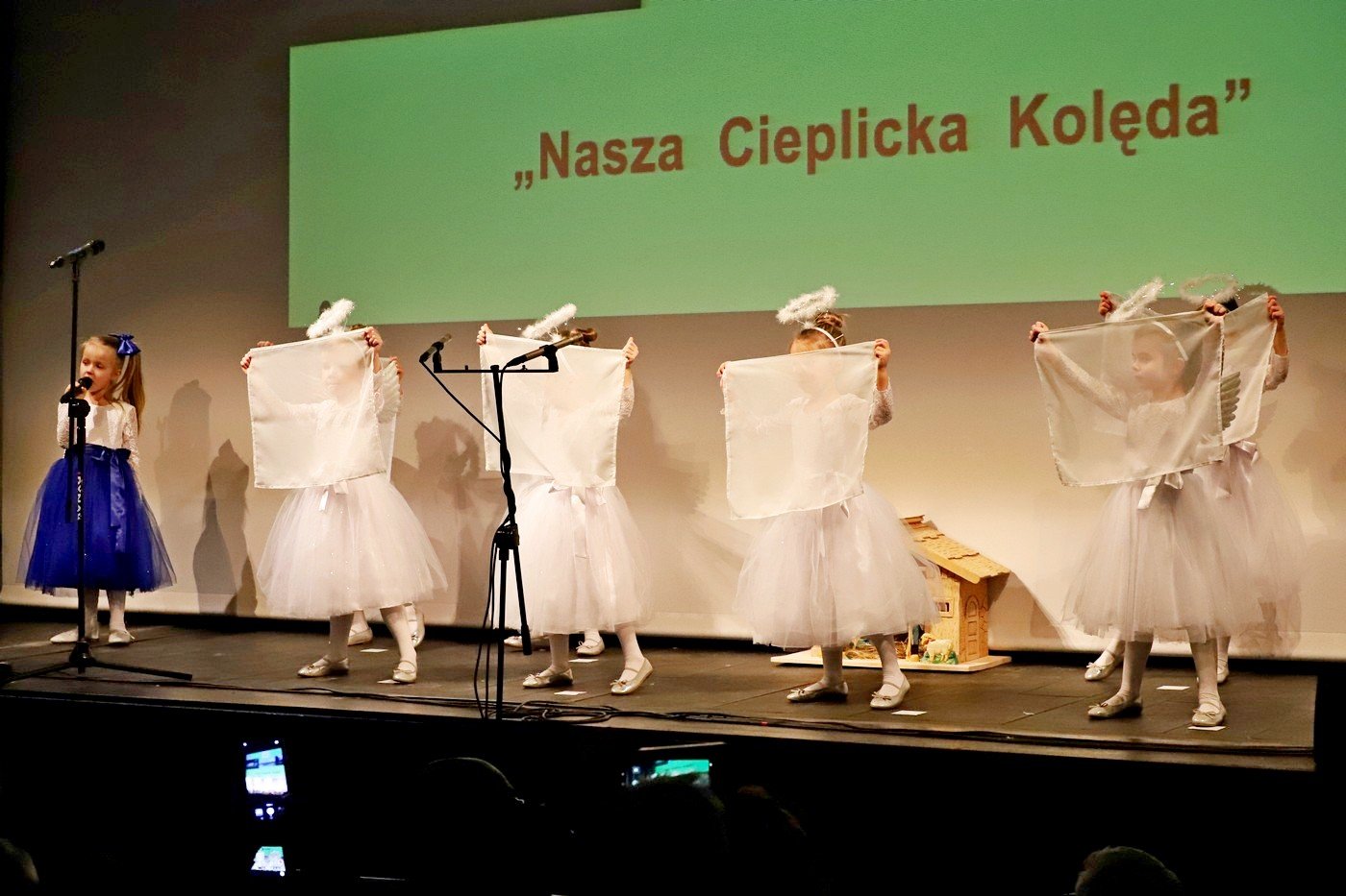 cieplicka-koleda-i-statuetka-dla-szkoy-85524