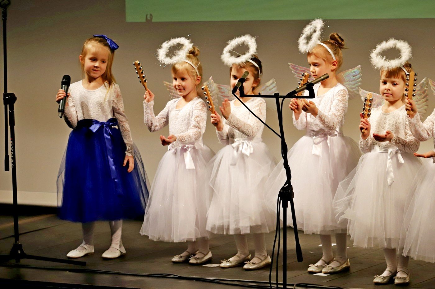 cieplicka-koleda-i-statuetka-dla-szkoy-85524