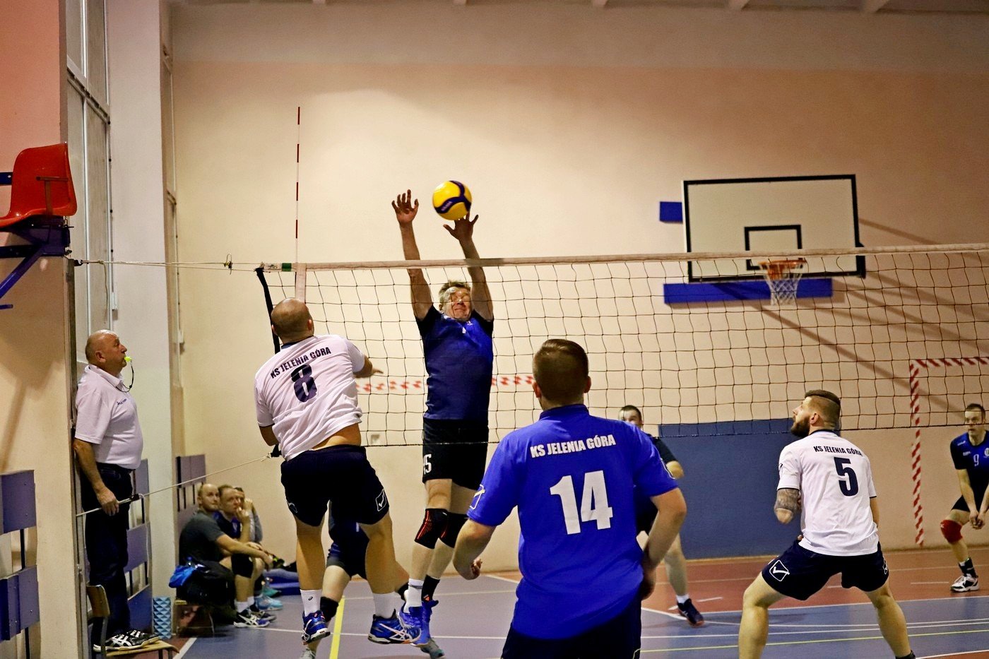 przebojem-zdobeda-lige-85664