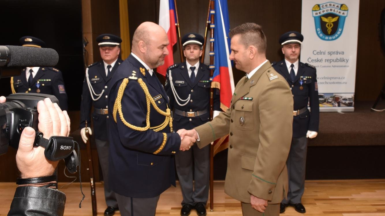 czesi-docenili-szefa-sg-w-jeleniej-gorze-85688