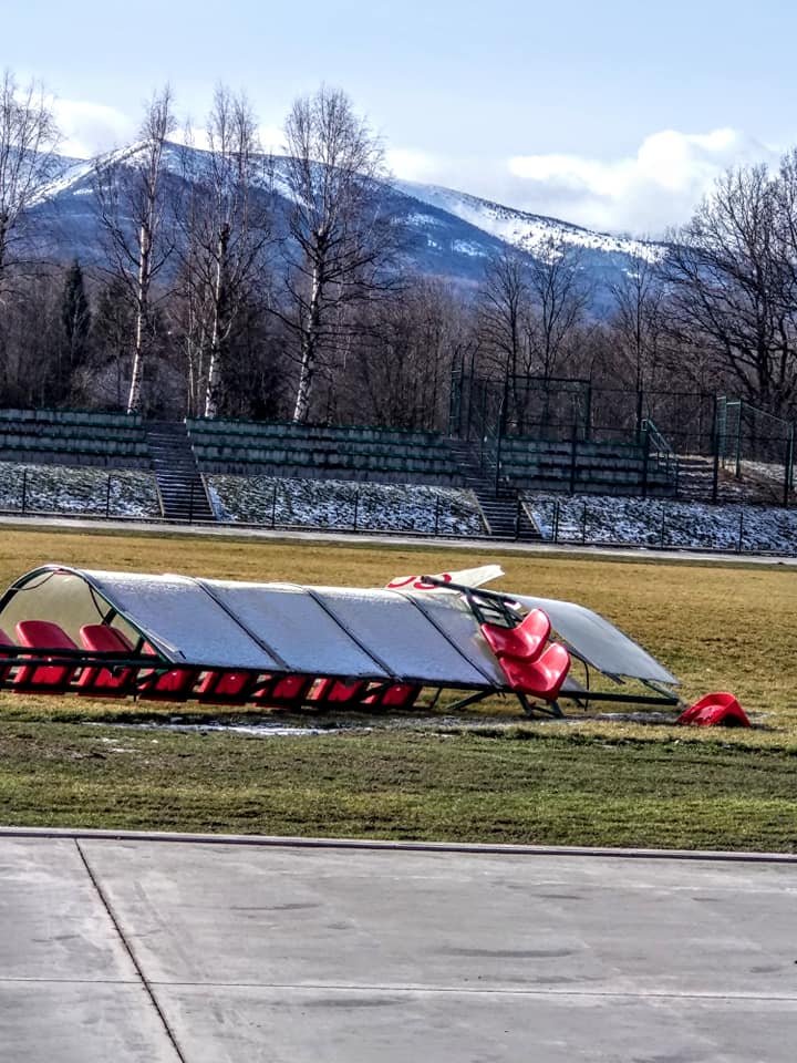 szkody-na-stadionie-85691