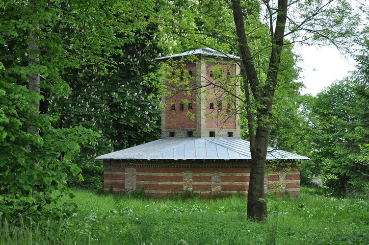 Gołębnik murowany wielokondygnacyjny/fot. Internet