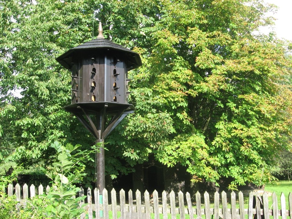 Gołębnik drewniany na słupie/fot. Internet