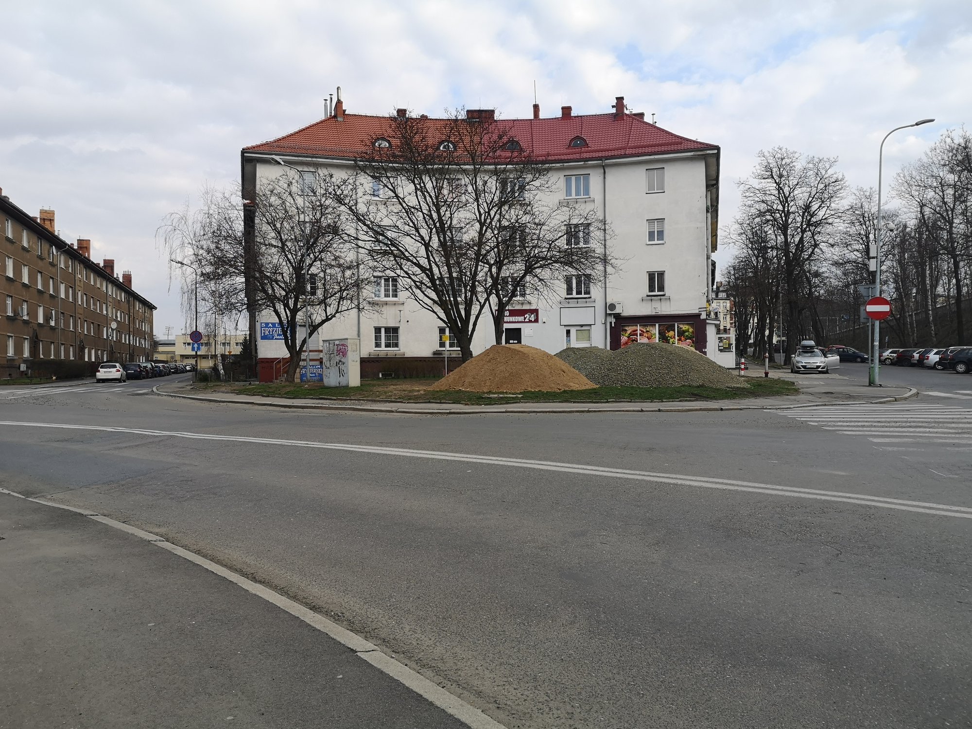w-czasie-remontu-ulicy-drzymay-uruchomia-garbaty-mostek-86286