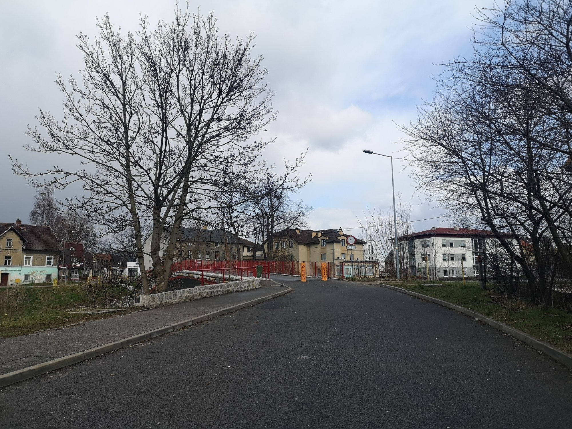 w-czasie-remontu-ulicy-drzymay-uruchomia-garbaty-mostek-86286