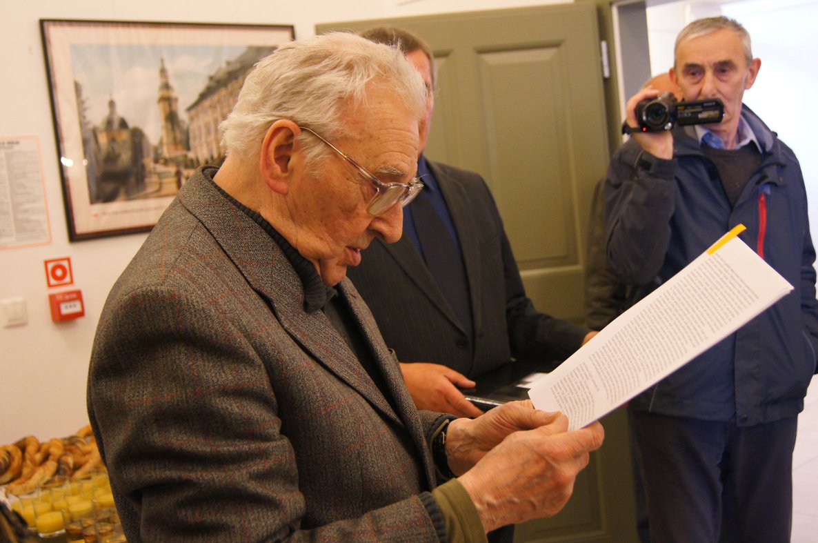Stefan Papp na otwarciu wystawy w Muzeum Przyrodniczym w Jeleniej Górze w 2015 roku/fot. Muzeum Przyrodnicze