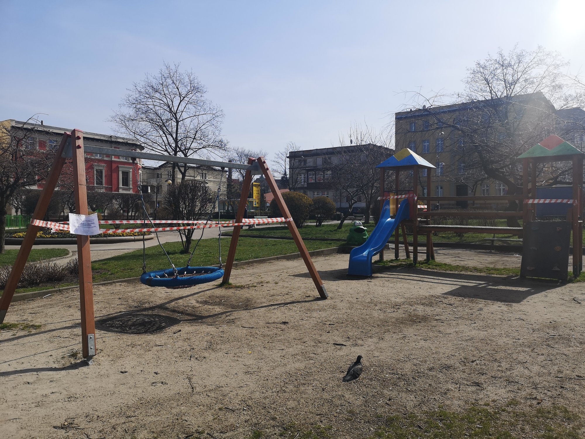 place-zabaw-i-siownie-zewnetrzne-otasmowane-86392