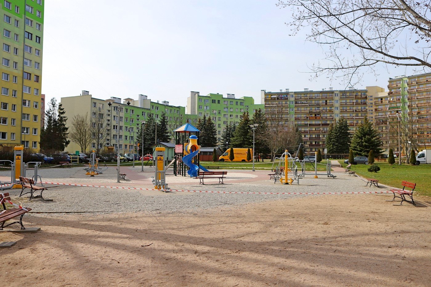 place-zabaw-i-siownie-zewnetrzne-otasmowane-86392