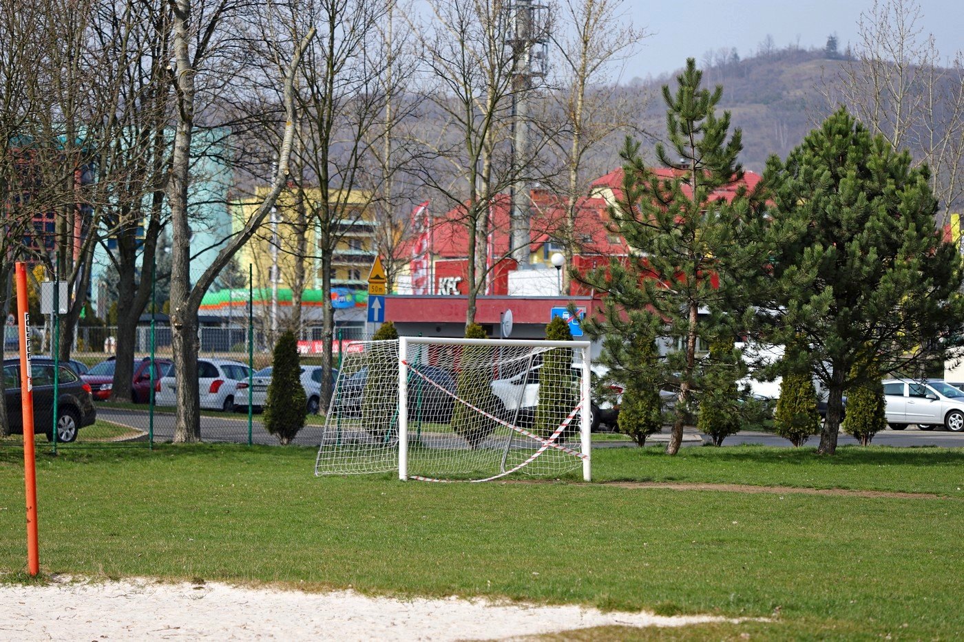 place-zabaw-i-siownie-zewnetrzne-otasmowane-86392