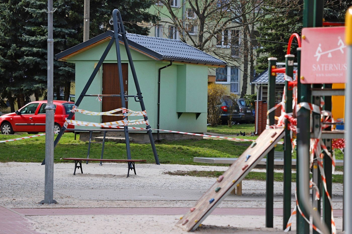 place-zabaw-i-siownie-zewnetrzne-otasmowane-86392