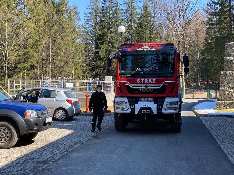 strazacy-odkazaja-miasto-86568