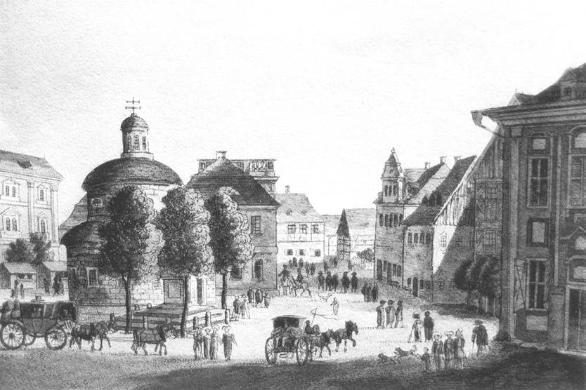 Kramy przy Długim Domu w Cieplicach (skrajnie po lewej stronie)/fot. Archiwum Muzeum Przyrodniczego